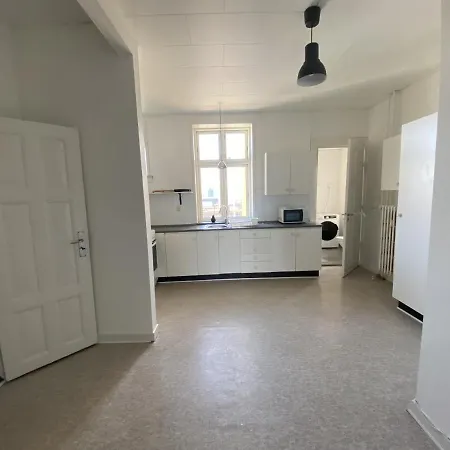 Six-bedroom Located In The Charming Of 科灵
