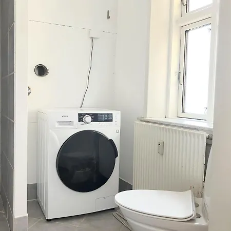 Six-bedroom Located In The Charming Of 公寓