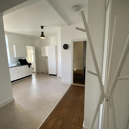 Six-bedroom Located In The Charming Of 公寓