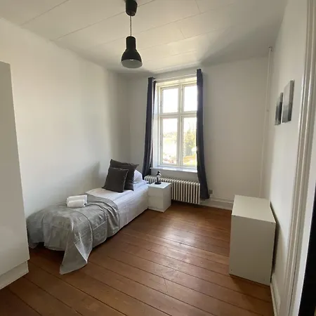 Six-bedroom Located In The Charming Of * 科灵