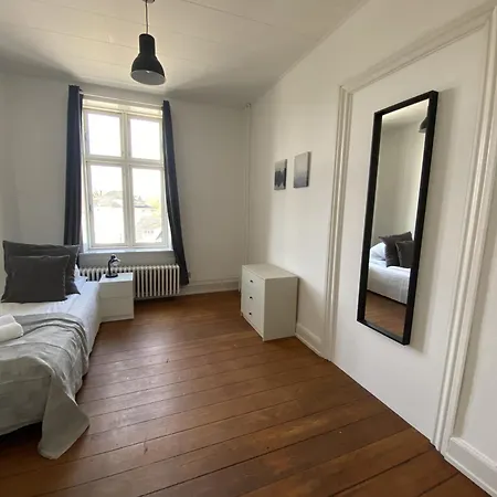 公寓 Six-bedroom Located In The Charming Of